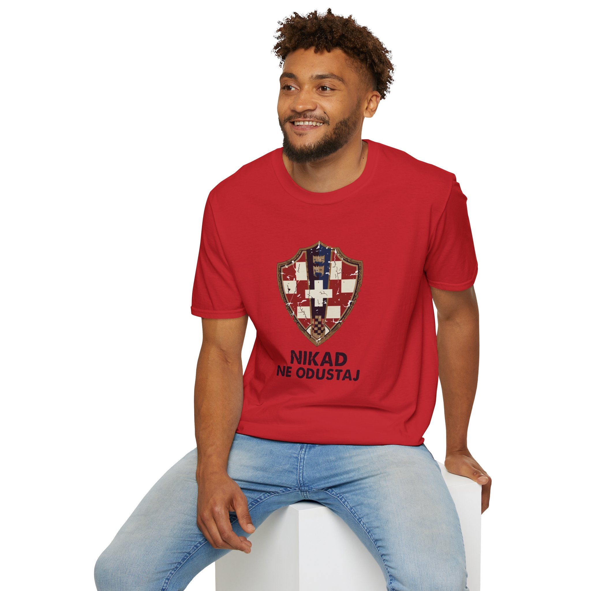 Croatian Crest T-Shirt — "Nikad Ne Odustaj" (Never Give Up)