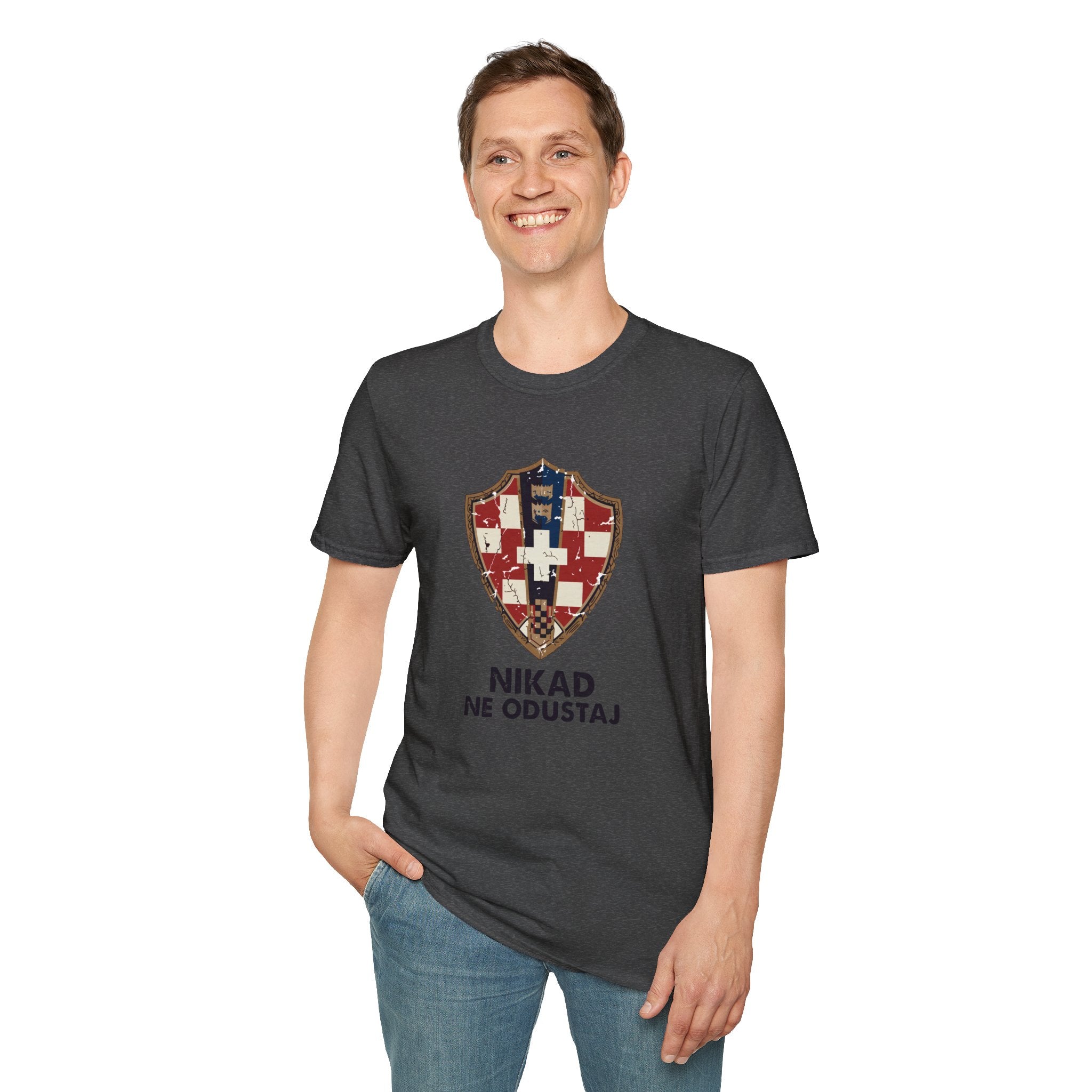 Croatian Crest T-Shirt — "Nikad Ne Odustaj" (Never Give Up)