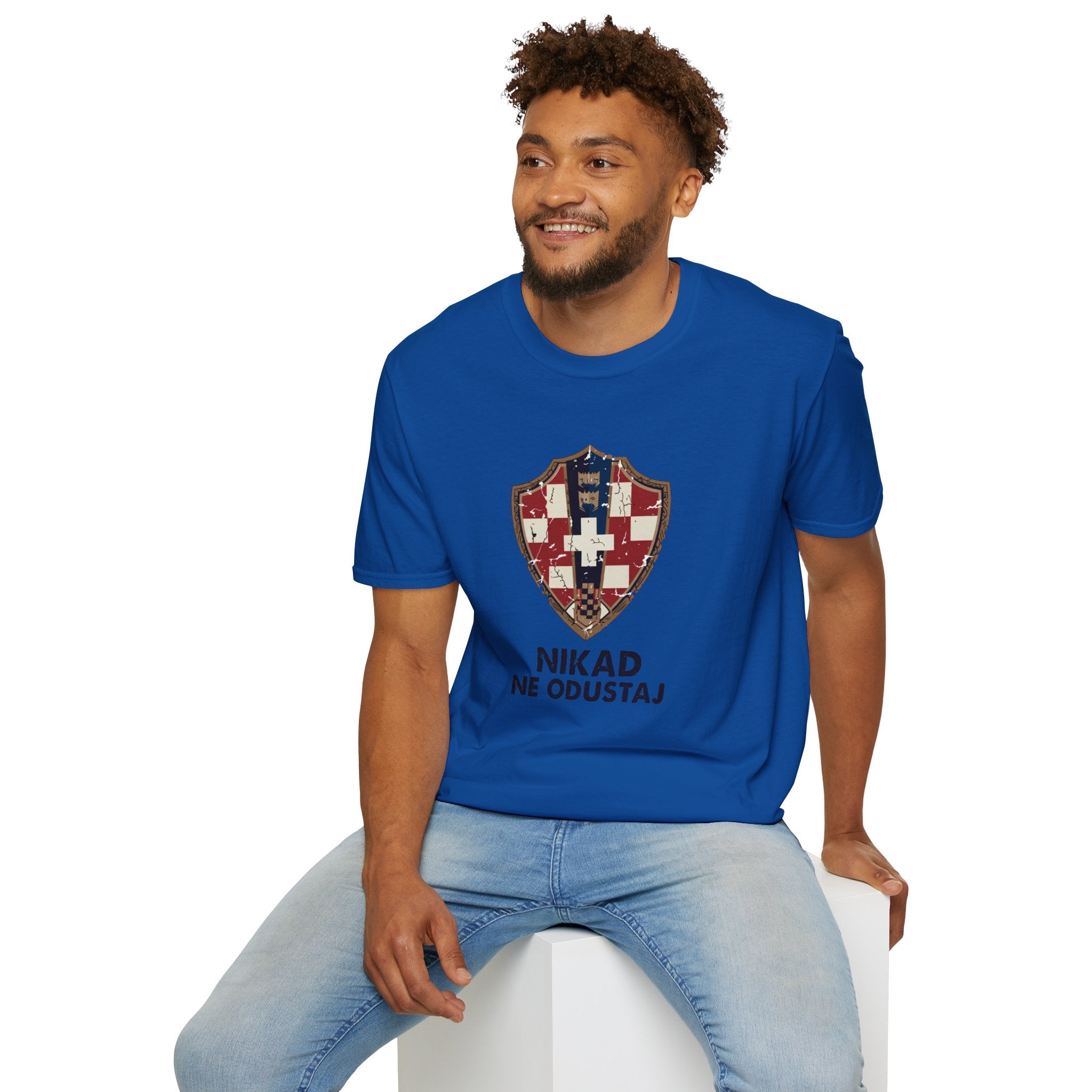 Croatian Crest T-Shirt — "Nikad Ne Odustaj" (Never Give Up)